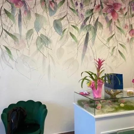 Le Bougainvillea * ラ・マッダレーナ
