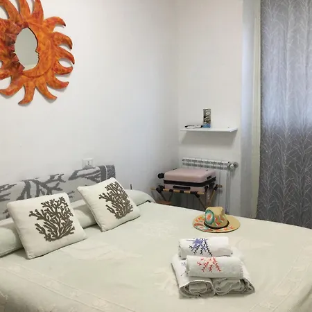 ゲストハウス Le Bougainvillea ラ・マッダレーナ