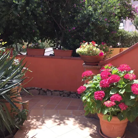 Penzion Le Bougainvillea La Maddalena (Sassari)