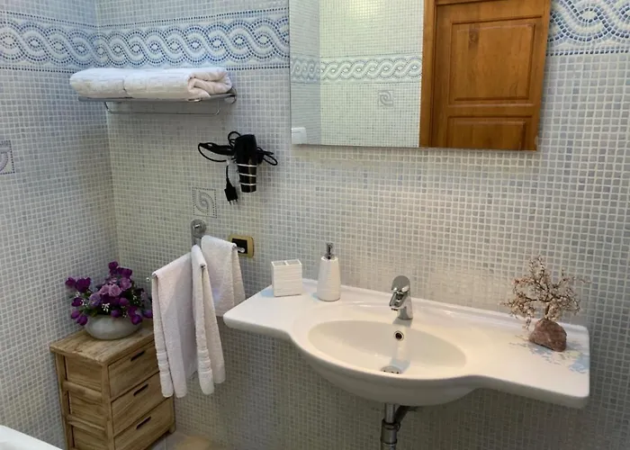 ゲストハウス Le Bougainvillea 4*