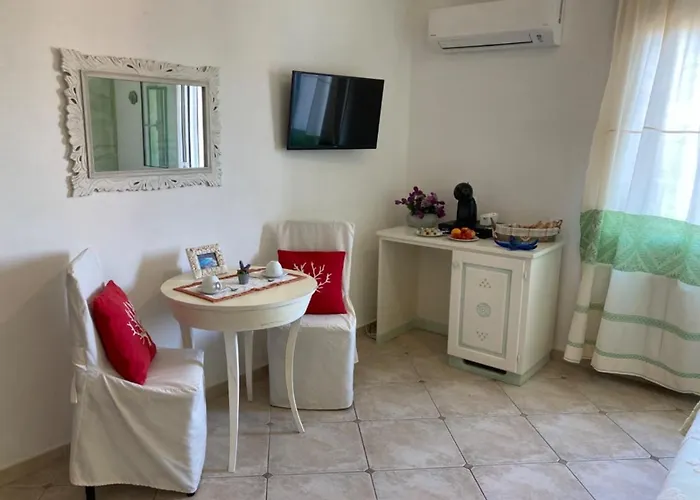 Le Bougainvillea ゲストハウス ラ・マッダレーナ