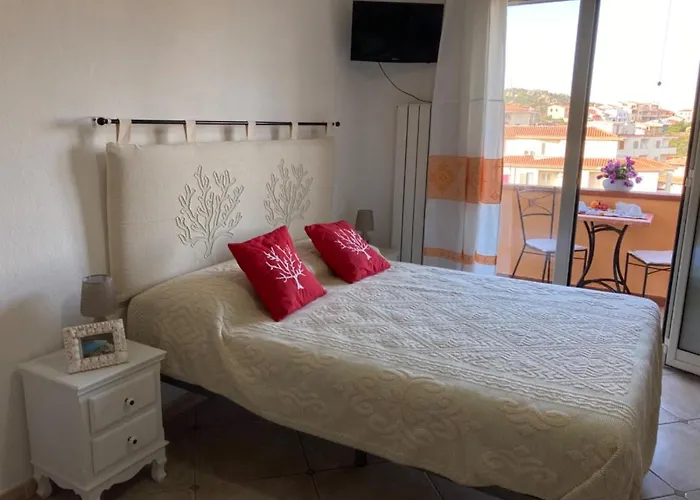 Le Bougainvillea ゲストハウス ラ・マッダレーナ