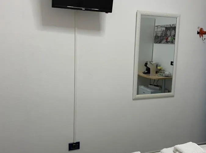 ゲストハウス Le Bougainvillea 4*