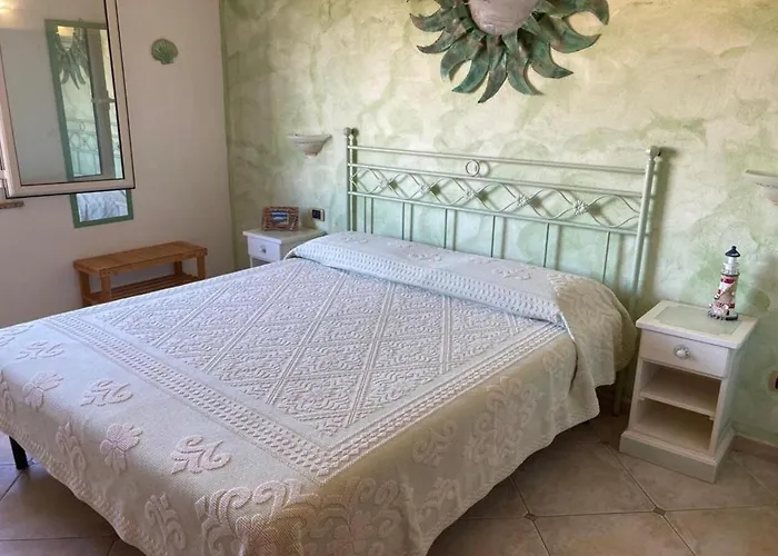 ゲストハウス Le Bougainvillea ラ・マッダレーナ